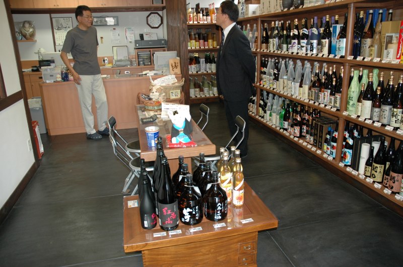 長崎県諫早市の中川原酒店さん　店内
